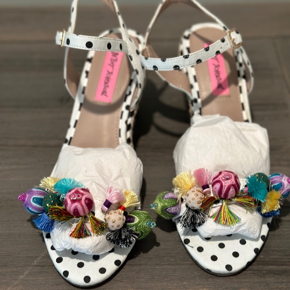 Betsy Johnson Polka Dot Koko Wedges - Picture 1 of 6